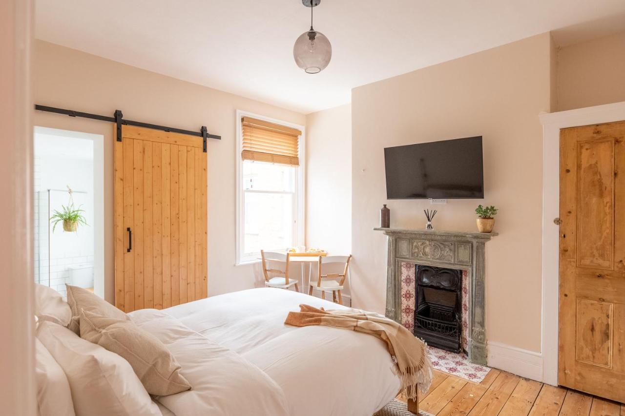 Doghouse Margate Bed & Breakfast Bagian luar foto
